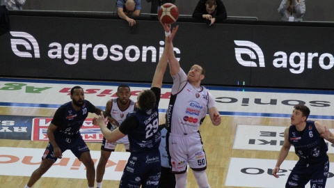 Astoria Bydgoszcz z awansem do półfinału play-offów o awans do Orlen Basket Ligi. Pewna wygrana