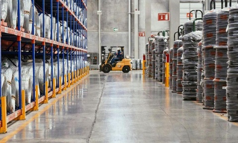 Wózki widłowe Bydgoszcz - jak zoptymalizować pracę magazynu z pomocą DK Lift Service