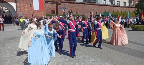 Biało-czerwona Tak świętujemy Dzień Flagi Rzeczypospolitej Polskiej w regionie [zdjęcia]