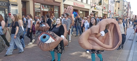 Spektakle w różnych zakątkach toruńskiej Starówki. Trwa Festiwal Energa Teatry Uliczne [zdjęcia]