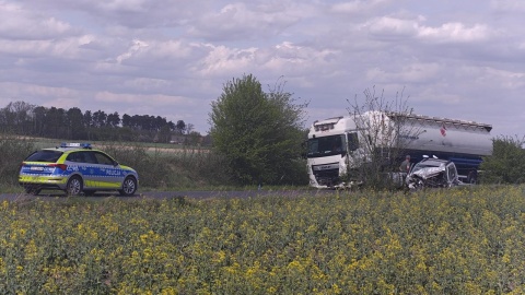 Śmiertelny wypadek pod Świeciem. Nie żyje kierowca osobówki