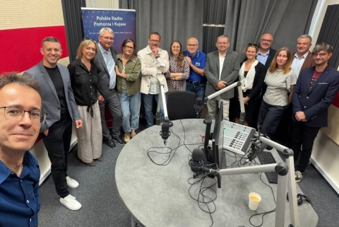 Radiowcy i przyjaciele w nowej toruńskiej siedzibie PR PiK Mamy dobre miejsce i świetny adres [zdjęcia]