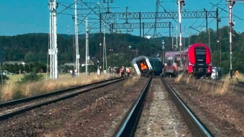 Ruch pociągów na linii Piła-Bydgoszcz wstrzymany. Zderzyły się ze sobą dwa składy
