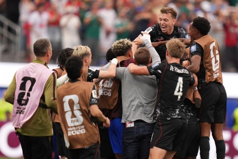 Mundial 2026: Kanada gra dalej Awans współgospodarza po golu w doliczonym czasie gry