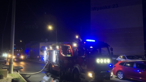 Pożar w bloku przy ul. Wysokiej na bydgoskim Błoniu. Ewakuowano mieszkańców