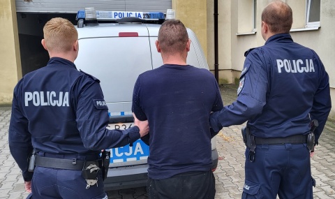 Złamał sądowy zakaz i pod wpływem alkoholu wjechał pod pociąg. 39-latek z powiatu radziejowskiego w areszcie