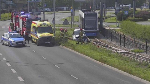 Auto i tramwaj zderzyły się na bydgoskich Wyżynach. Utrudnienia w komunikacji miejskiej