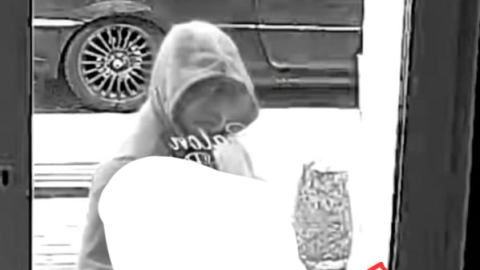 Policja poszukuje. Znasz tę osobę Upubliczniono nagranie z monitoringu [aktualizacja]