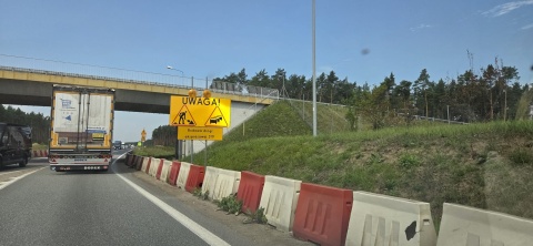 Gigantyczne korki na autostradzie A1 w kierunku Gdańska. Kierowcy tracą cierpliwość