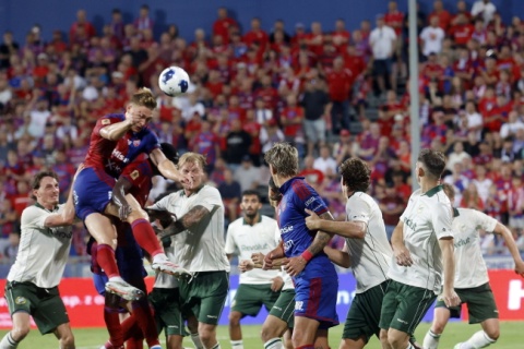 Jagiellonia ograła Rangersów, Lech z zaliczką. Trudna sytuacja GKS-u Katowice