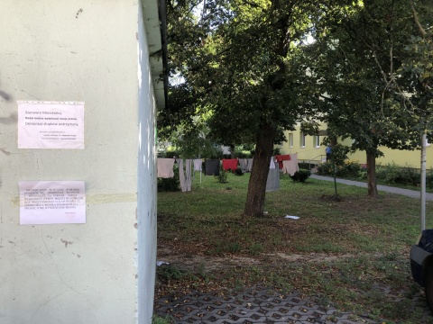 Wielki spór o pranie w Bydgoszczy. Czy wieszanie go przed blokiem brudzi estetykę [zdjęcia]