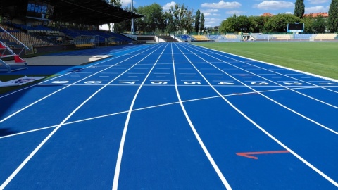Koniec z porównaniami do betonu. Toruński Stadion Miejski ma bieżnię z wyższej półki