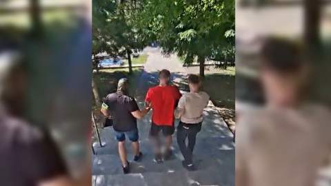 Okradał kwiatomaty, łupem także alkohol i papierosy. 42-latek z bydgoskich Wyżyn zatrzymany [wideo]