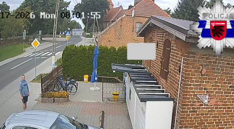 Rozejrzał się, założył kaptur i ukradł rower. Policja opublikowała nagranie [wideo]