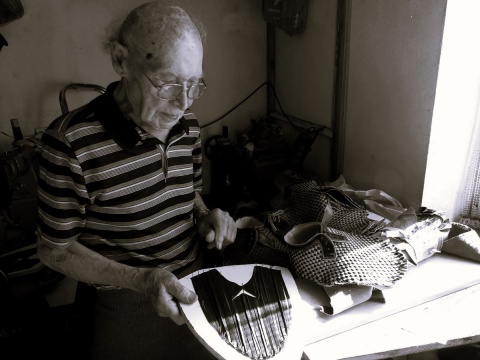 Szewcem był do ostatnich chwil życia. Zmarł Józef Kania z Torunia. Miał 96 lat [posłuchaj]