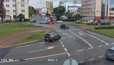 49-letni mężczyzna trafił do szpitala po zderzeniu na Rondzie Jagiellonów w Bydgoszczy