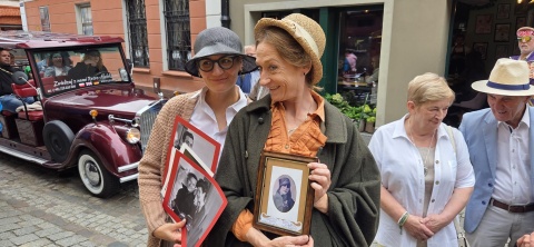 Mural, rzeźba i podróż w czasie. Niezwykły powrót słynnej Lotte Jacobi do Torunia [wideo, zdjęcia]