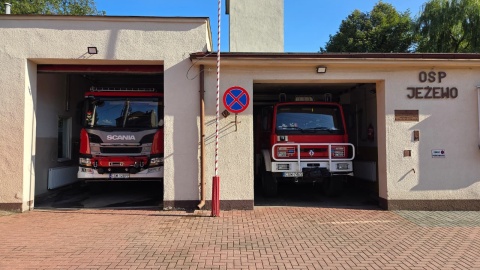 Strażacy z OSP Jeżewo zbierają butelki kaucyjne. Cel: Nowy samochód operacyjno-terenowy