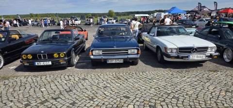 Toruń stolicą światowej motoryzacji. Supercars i amerykańskie potwory opanowały MotoPark [zdjęcia]