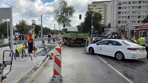 Tramwaje jeżdżą ulicą Kościuszki w Toruniu, ale prace na torach potrwają jeszcze miesiąc
