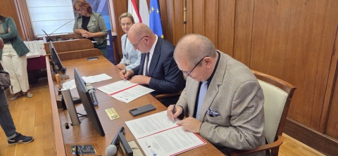AI, walka z hejtem i wsparcie seniorów. Naukowcy z UMK zbadają wpływ sztucznej inteligencji na nasze życie