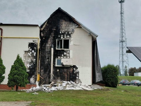 Pożar w radziejowskiej straży pożarnej. Strażacy gasili płonący dach [AKTUALIZACJA]