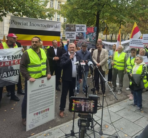 Inowrocław przeciw wykluczeniu komunikacyjnemu. Władze miasta protestują w Warszawie