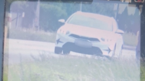 Jechał dwa razy szybciej niż pozwalały przepisy. Pirat drogowy stracił prawo jazdy