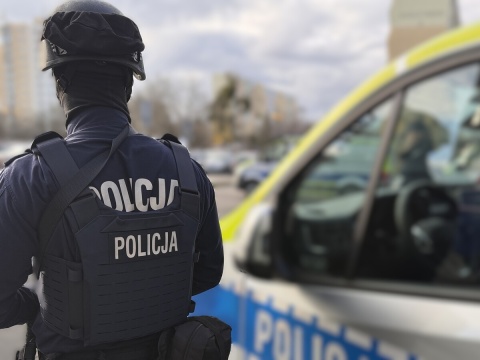 Policjanci z Torunia na ratunek nieprzytomnemu seniorowi. Uratowali mu życie