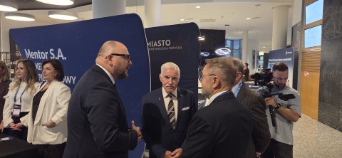 Jak ma wyglądać i na co musi być gotowy Samorząd Przyszłości Eksperci debatują w Toruniu