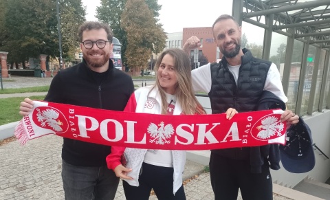 Całym sercem za Bartoszem Zmarzlikiem. W toruńskiej Motoarenie ciśnienie rośnie