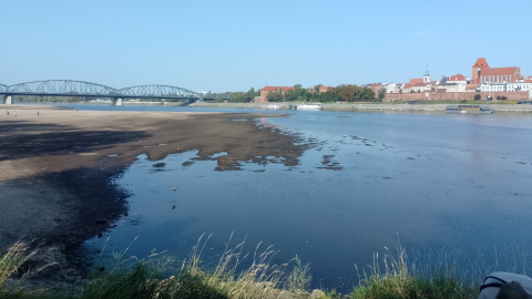 Pierwszy stopień zagrożenia suszą hydrologiczną na Noteci. Stan Wisły w regionie najniższy w Toruniu