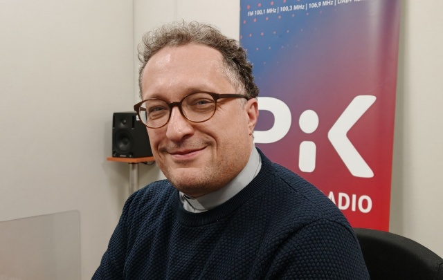 Prof. ks. Piotr Roszak w Rozmowie Dnia: W Hiszpanii Trzej Królowie zostawiają dzieciom prezenty w butach