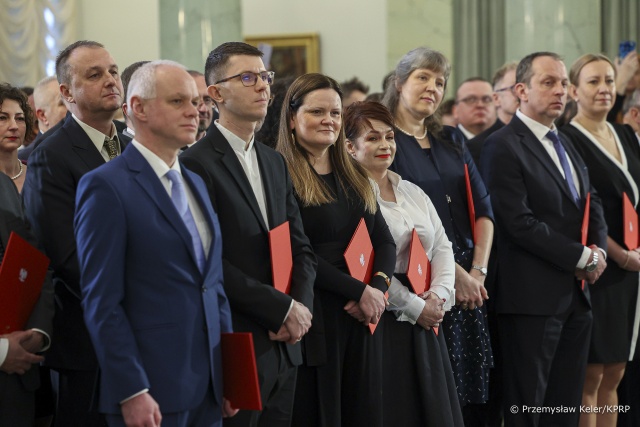 Prezydent RP wręczył nominacje profesorskie. Czterech naukowców z regionu [wideo]
