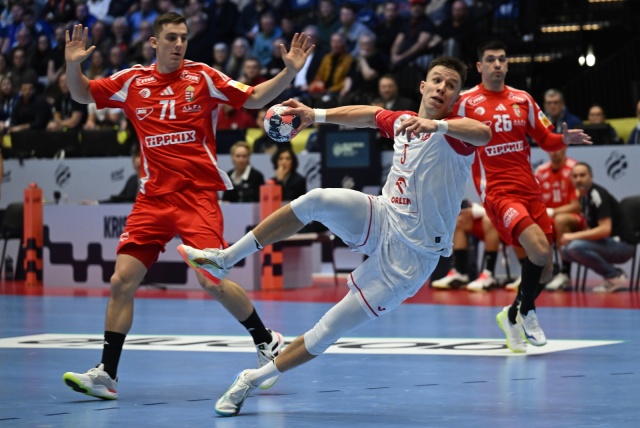 ME piłkarzy ręcznych: Słaby start Polaków. Faworyzowani Węgrzy wyraźnie lepsi