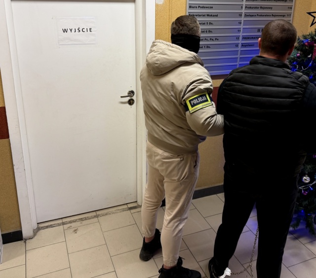 Porwanie w Bydgoszczy. Wyciągnęli 19-latka z auta i wrzucili do bagażnika [wideo]