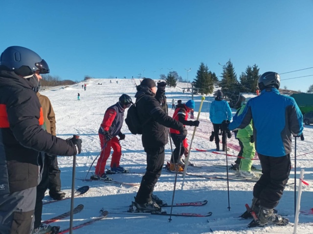Sporo chętnych do zjeżdżania na stoku w Myślęcinku. Można za darmo testować narty [zdjęcia]