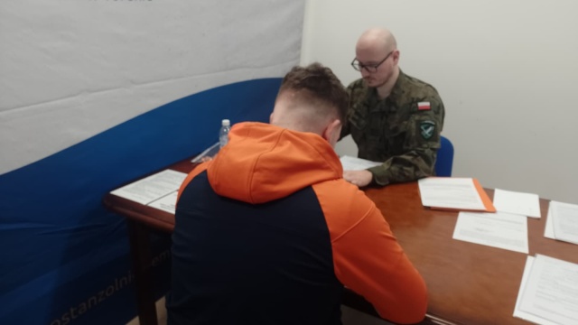 To nie pobór, a chętnych do armii nie brakuje. W naszym regionie rozpoczęła się kwalifikacja wojskowa