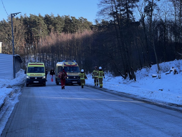 Wypadek z udziałem 10-letniego motocyklisty na torze w Lipnie. Dwóch mężczyzn jest w szpitalu