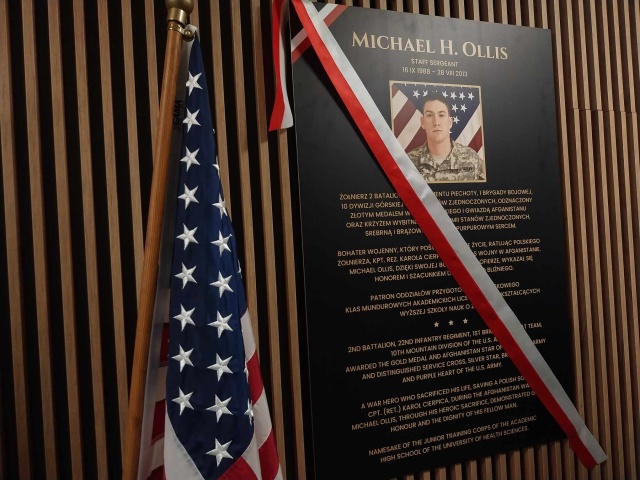 Sierż. sztab. Michael Ollis z najwyższym odznaczeniem armii USA. W naszym regionie jest bardzo dobrze znany