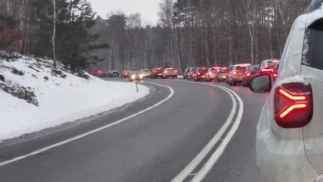 Utrudnienia na drodze krajowej nr 80. Wielki korek na wjeździe do Bydgoszczy