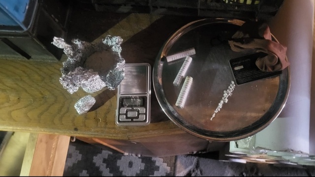 Jechał rowerem, wiózł narkotyki. W jego mieszkaniach policjanci znaleźli cały magazyn