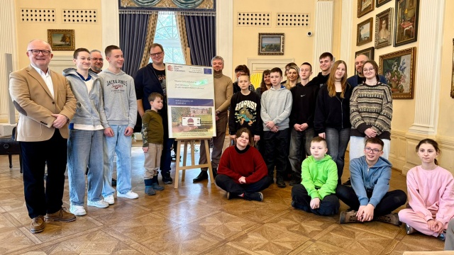 Zagrajmy w Dziewiąte życie kota w ostromeckich pałacach. Historia zmieści się w telefonie