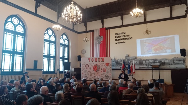 Zamieszanie wokół płatnych parkingów w Toruniu. Konsultacje z mieszkańcami