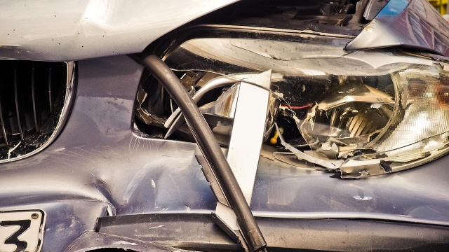 Jedna osoba w szpitalu po zderzeniu dwóch aut niedaleko Inowrocławia