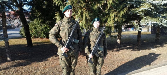 Wojsko Polskie ma nowych żołnierzy. W Toruniu przysięgali, że staną w obronie kraju