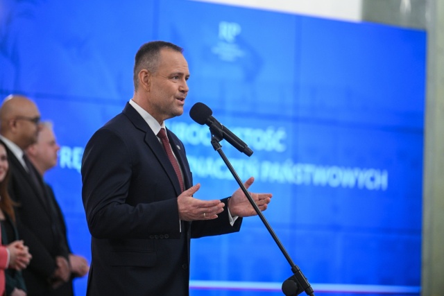 Prezydent podpisał ustawę o wydłużeniu zakazu sprzedaży państwowej ziemi rolnej