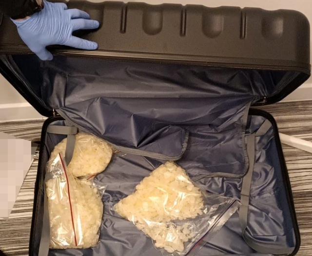 Kokaina i kryształ w walizkach na kółkach. Policja rozbiła wielki magazyn narkotyków w Bydgoszczy