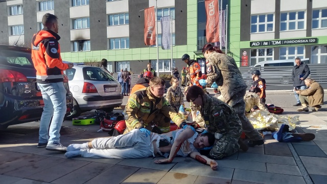 Wybuch drona i wielu rannych. Na szczęście to tylko ćwiczenia bydgoskich służb