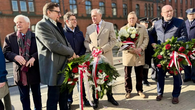 Bydgoszczanie pamiętają o wydarzeniach z marca 1981 roku. Wyróżniono zasłużonych w walce o wolną Polskę [zdjęcia]